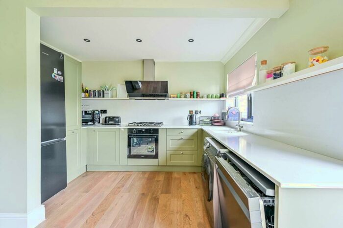 3 Bedroom Semi-Detached House To Rent In Richard Close, Woolwich, London, SE18