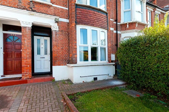 3 Bedroom Flat To Rent In Forest Road, Walthamstow, E17