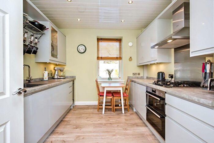 2 Bedroom Flat For Sale In / Margaret Rose Drive, Fairmilehead, Edinburgh, EH10