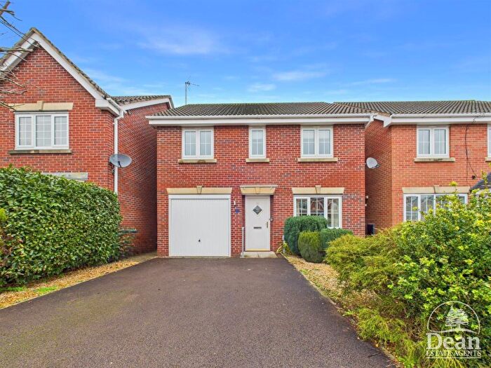 4 Bedroom Detached House For Sale In Cornpoppy Avenue, Monmouth, NP25