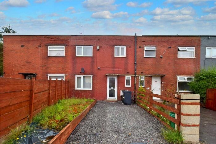 3 Bedroom Town House To Rent In Tennis Avenue, Bradford, West Yorkshire, BD4