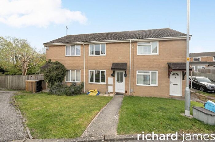 2 Bedroom Terraced House For Sale In Westminster Road, Toothill, Swindon, SN5