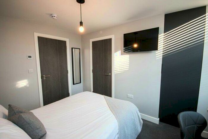 3 Bedroom Flat To Rent In Broomfield Road, CV5