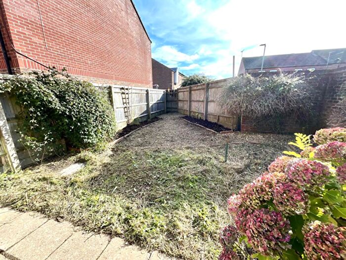 2 Bedroom Apartment To Rent In Ruskin Close, Didcot, Oxfordshire, OX11