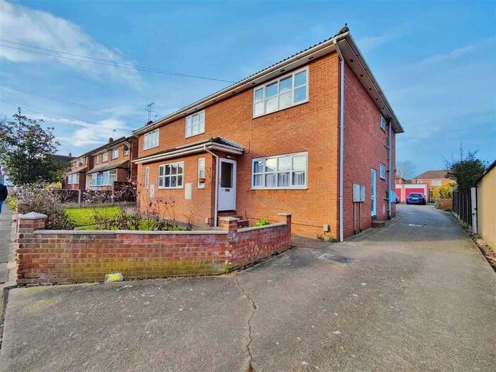 2 Bedroom Apartment To Rent In Queen Annes Road, Westcliff On Sea, Essex, SS0