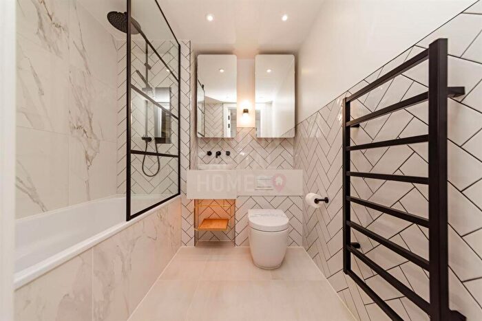 2 Bedroom Apartment To Rent In Valencia Tower, Bollinder Place, London, EC1V