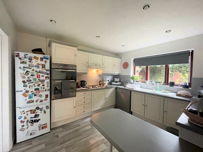 5 Bedroom Detached House To Rent In Winnersh, Berkshire, RG41