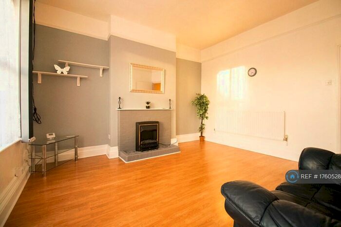 2 Bedroom Terraced House To Rent In Fosse Road North, Leicester, LE3