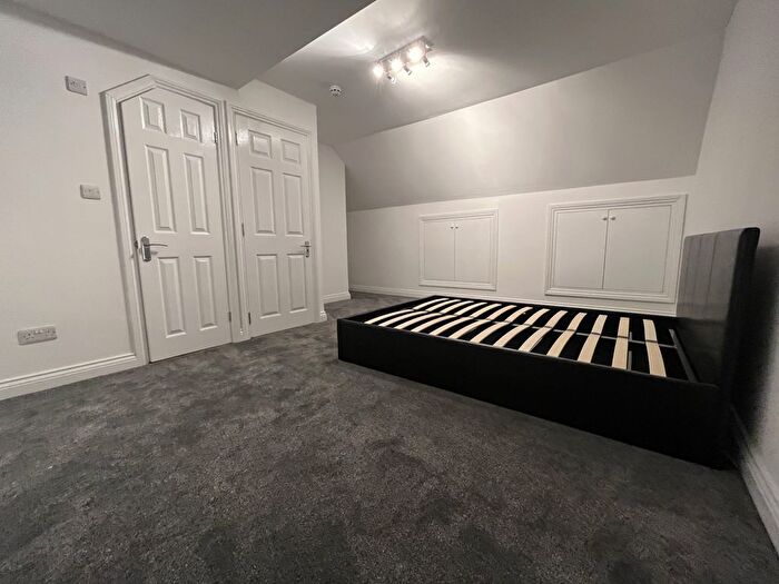 6 Bedroom End Of Terrace House To Rent In Gunnersbury Avenue, London, W3