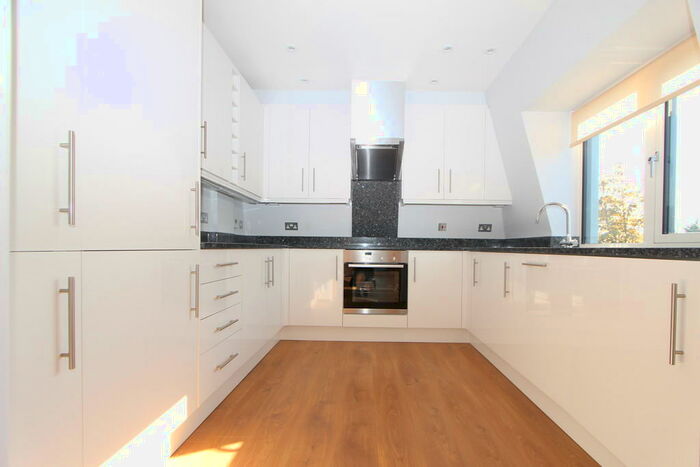 2 Bedroom Flat To Rent In Fortis Green, East Finchley, N2