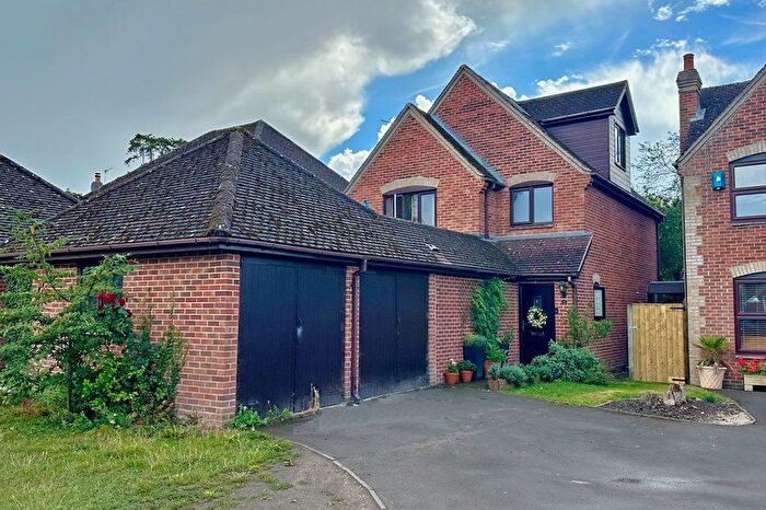 4 Bedroom Detached House For Sale In Robert Sparrow Gardens, Crowmarsh Gifford, Wallingford, OX10