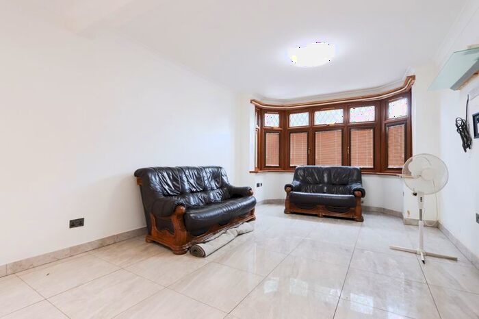 5 Bedroom Semi-Detached House To Rent In Morland Gardens, Southall, UB1