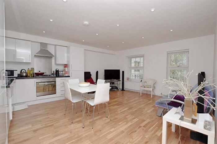 2 Bedroom Flat To Rent In Christmas Street, BS1