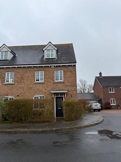 4 Bedroom Semi Detached House To Rent In Pine Close, IP12