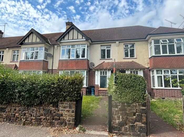3 Bedroom Apartment To Rent In Northumberland Crescent, Southend-on-Sea, Essex, SS1
