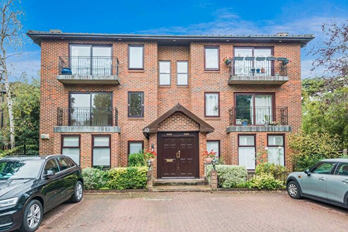 3 Bedroom Flat To Rent In Edge Hill, Wimbledon, SW19