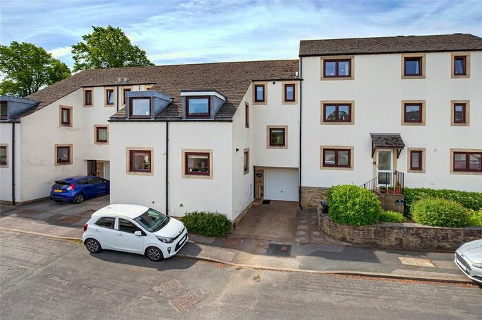 3 Bedroom Detached House To Rent In Old Bridge Rise, Ilkley, West Yorkshire, LS29