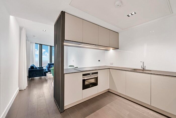 2 Bedroom Flat To Rent In Amory Tower, Marsh Wall, E14