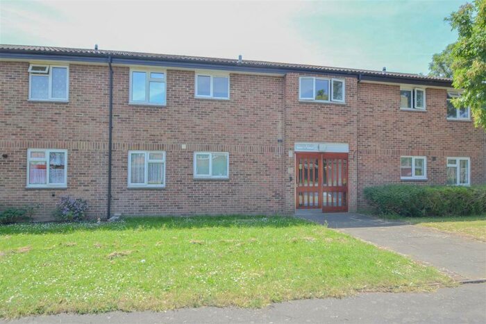 1 Bedroom Apartment To Rent In Cussons Close, West Cheshunt, Hertfordshire, EN7