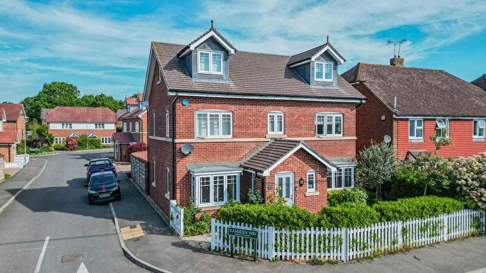 5 Bedroom Detached House For Sale In Ramsden Way, Marden, Tonbridge, TN12