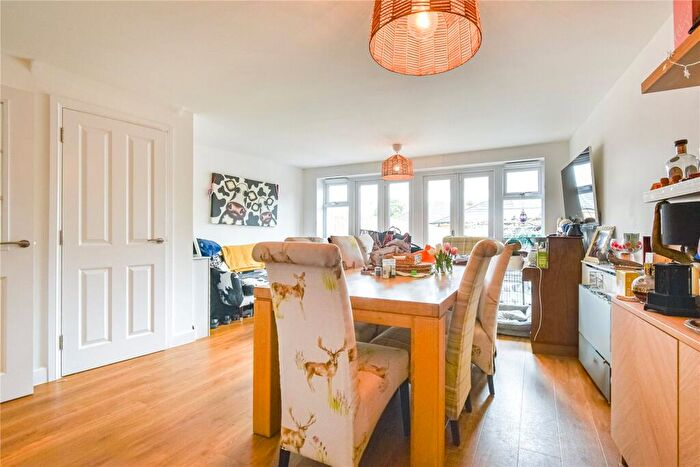 4 Bedroom Terraced House For Sale In Home Straight, Newbury, Berkshire, RG14