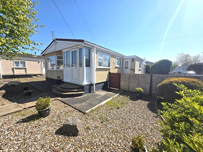 2 Bedroom Park Home For Sale In Willow Drive, Lamaleach Drive, Freckleton, Preston, PR4