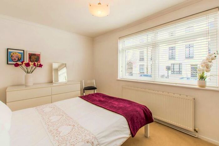 2 Bedroom Flat To Rent In Blomfield Villas, Little Venice, London, W2