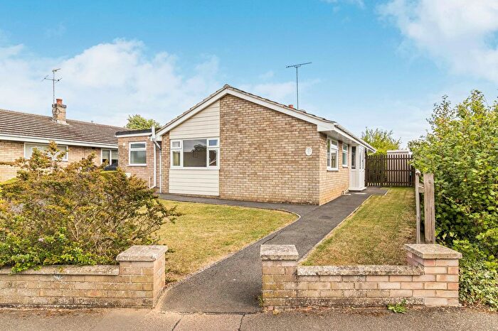2 Bedroom Detached Bungalow For Sale In Castle Road, Hadleigh, IP7