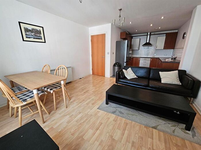 2 Bedroom Apartment To Rent In City South, City Road East, Manchester, M15