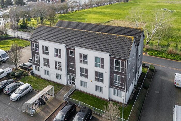 1 Bedroom Flat For Sale In Dulcie Close, Greenhithe, Kent, DA9