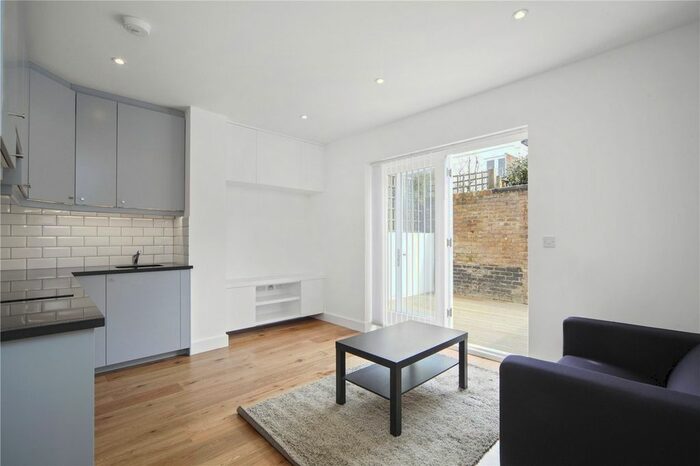 1 Bedroom Flat To Rent In Hetley Road, London, W12