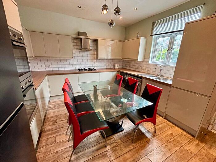 6 Bedroom Terraced House To Rent In Hartley Avenue, Woodhouse, Leeds, LS6