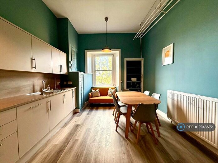 2 Bedroom Flat To Rent In Lutton Place, Edinburgh, EH8