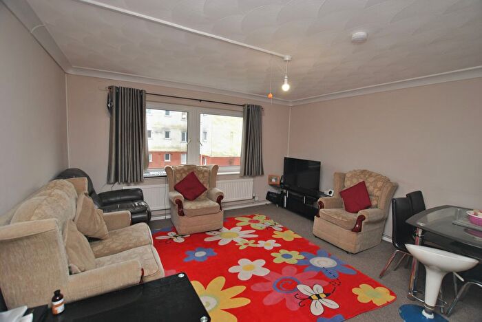 2 Bedroom Flat For Sale In Grinshill Flats, Severn Drive, Wellington, Telford, TF1