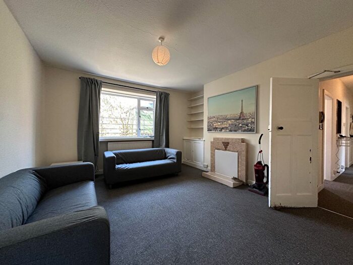 3 Bedroom Flat To Rent In Holburn Street, Aberdeen, AB10