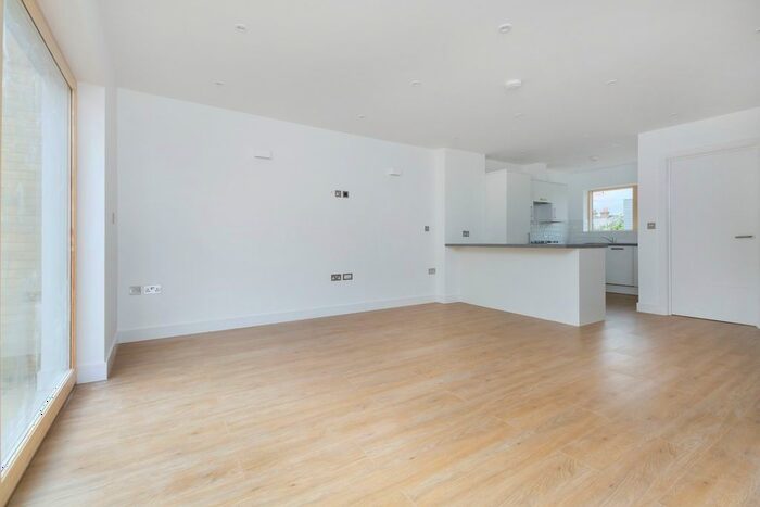 3 Bedroom Mews To Rent In Williams Mews, Brockley, London, SE4