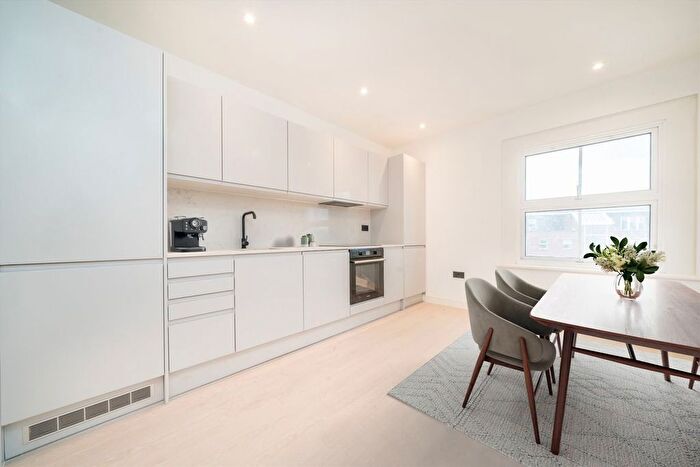 1 Bedroom Flat To Rent In Surbiton Road, Kingston Upon Thames, KT1