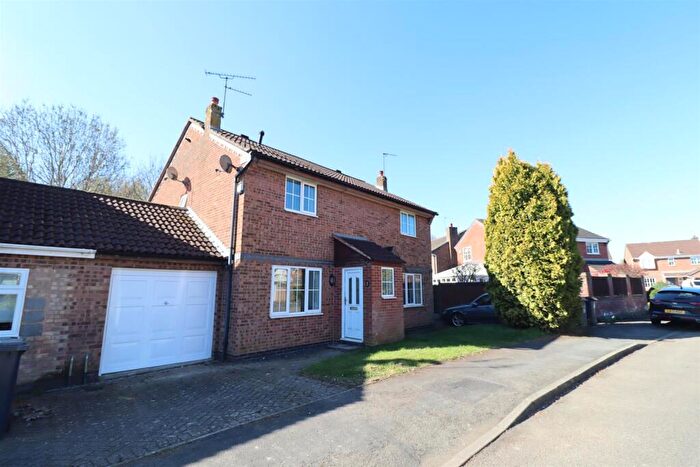 3 Bedroom Semi-Detached House To Rent In Launceston Drive, Nuneaton, CV11
