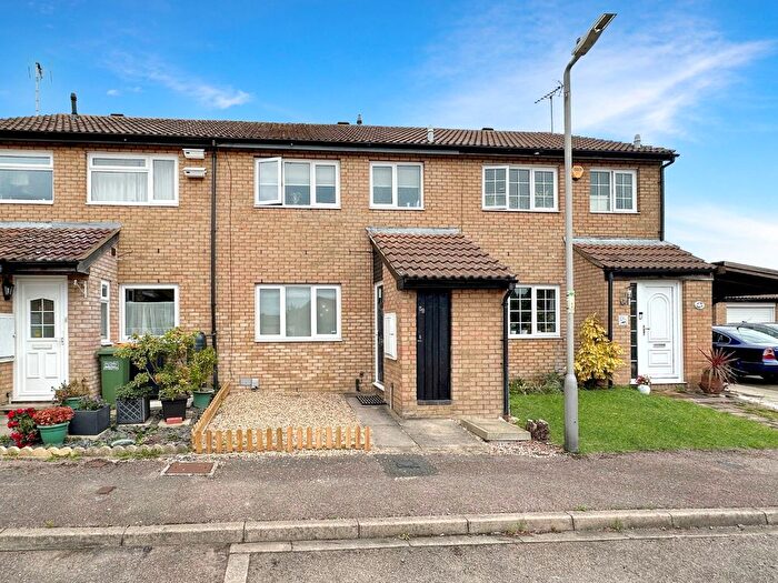 3 Bedroom Terraced House For Sale In Conway Close, Houghton Regis, LU5