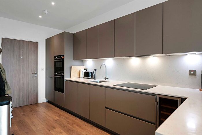 2 Bedroom Flat To Rent In The Waterside Apartments, West Bridgford, NG2