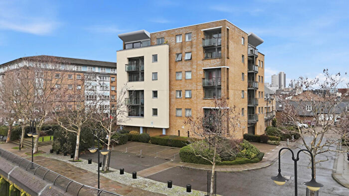 2 Bedroom Flat For Sale In Hudson Court, Maritime Quay, E14