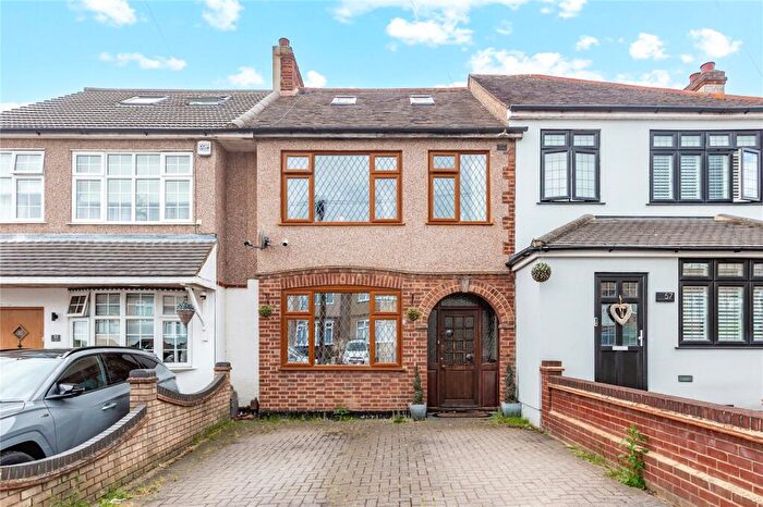 3 Bedroom Terraced House For Sale In Mount Pleasant Road, Romford, RM5