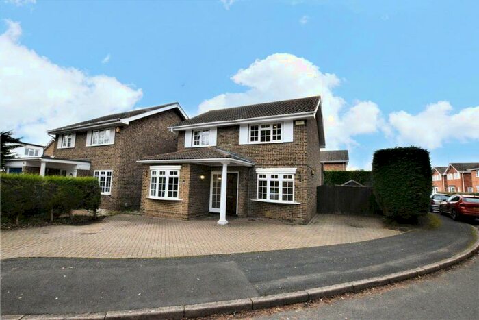 4 Bedroom Detached House To Rent In Ashbury Drive, Blackwater, Camberley, Surrey, GU17