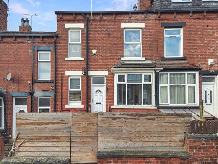 2 Bedroom Terraced House For Sale In Woodside Avenue, Leeds, LS4