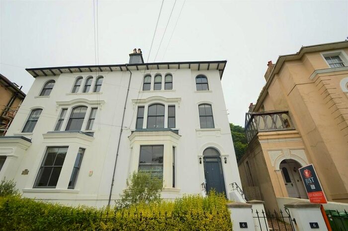 2 Bedroom Flat To Rent In The Mount, St Leonards On Sea, East Sussex, TN38