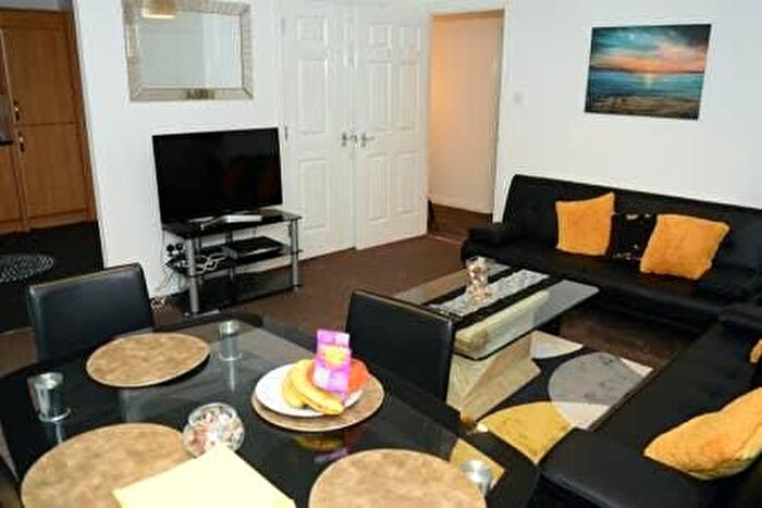 2 Bedroom Flat To Rent In Redshank Avenue, Braehead, Renfrew, PA4