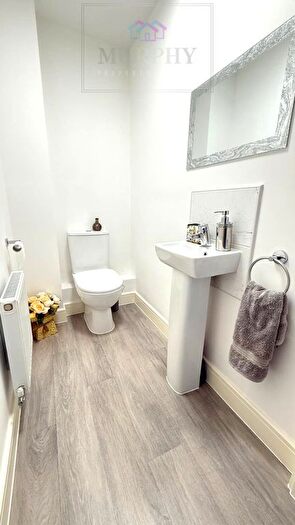 3 Bedroom End Of Terrace House For Sale In Castle Way, Pontefract, Yorkshire, WF8