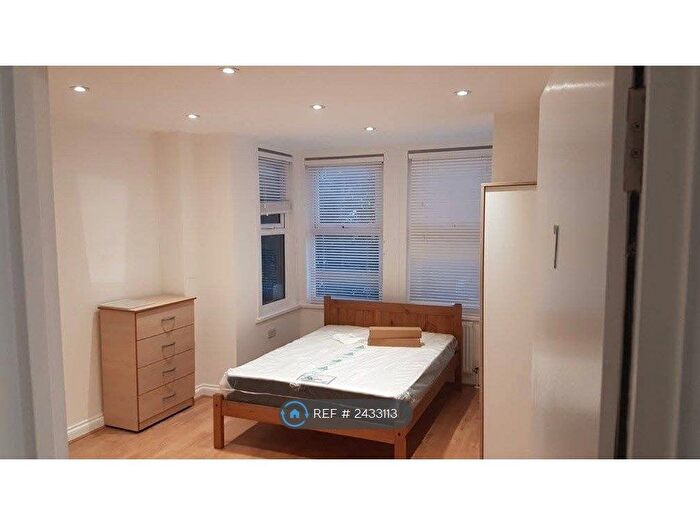 Studio To Rent In Valentines Road, Ilford, IG1