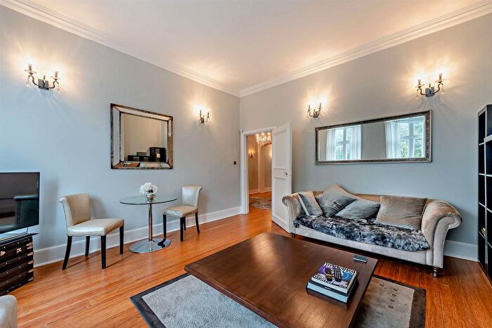 2 Bedroom Flat For Sale In Lennox Gardens, London, SW1X