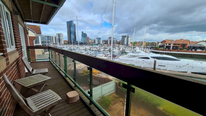 2 Bedroom Flat To Rent In Pacific Close, Ocean Village, Southampton, SO14